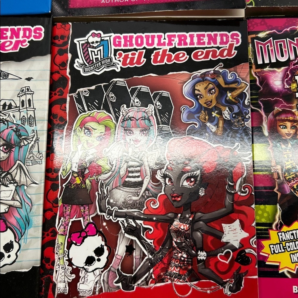 Monster High Book Bundle – 2 Hardcover + 4 Paperback Set collection - Picture 7 of 14